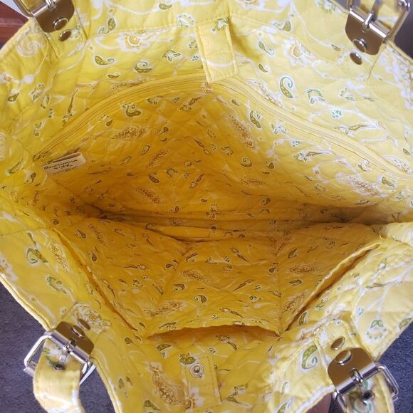 AMERICANA BY SHARIF Quilted Paisley Large Tote Bag - Picture 7 of 8